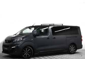 Подержанный автомобиль Peugeot Traveller 2021 года (21 фото)