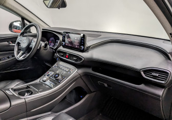 Подержанный автомобиль Hyundai Santa Fe 2023 года (11 фото)