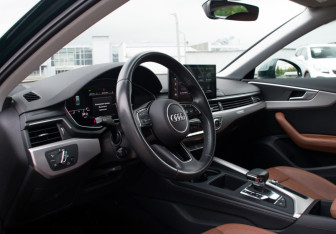 Подержанный автомобиль Audi A4 Sedan 2021 года (9 фото)