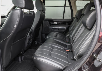 Подержанный автомобиль Land Rover Range Rover Sport 2011 года (12 фото)