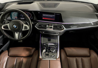 Подержанный автомобиль BMW X7 2020 года (11 фото)