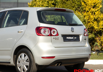 Подержанный автомобиль Volkswagen Golf Plus 2010 года (19 фото)