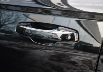 Подержанный автомобиль Geely Monjaro 2025 года (17 фото)