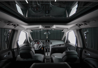 Подержанный автомобиль Opel Zafira Minivan 2013 года (23 фото)