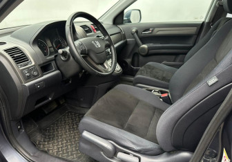 Подержанный автомобиль Honda CR-V 2012 года (9 фото)