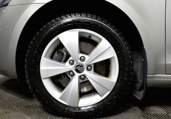 Подержанный автомобиль Skoda Octavia Wagon 2017 года (7 фото)