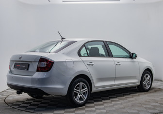 Подержанный автомобиль Skoda Rapid Liftback 2018 года (5 фото)