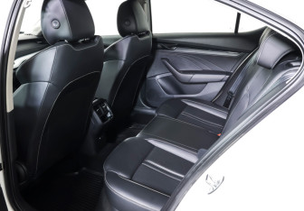 Подержанный автомобиль Skoda Octavia Liftback 2022 года (12 фото)