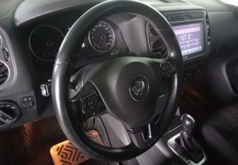 Подержанный автомобиль Volkswagen Tiguan 2015 года (12 фото)