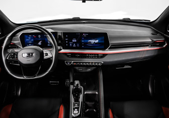 Подержанный автомобиль Geely Coolray 2023 года (11 фото)