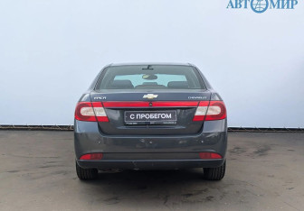 Подержанный автомобиль Chevrolet Epica 2011 года (7 фото)