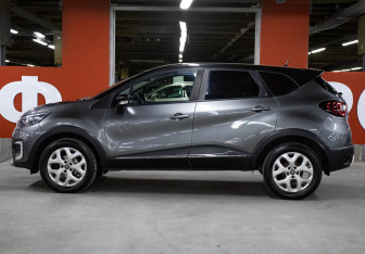 Подержанный автомобиль Renault Kaptur 2016 года (8 фото)