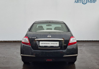 Подержанный автомобиль Nissan Teana 2013 года (6 фото)