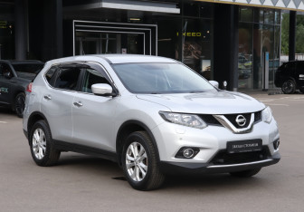 Подержанный автомобиль Nissan X-Trail 2015 года (3 фото)