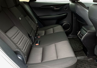 Подержанный автомобиль Lexus NX 2015 года (24 фото)