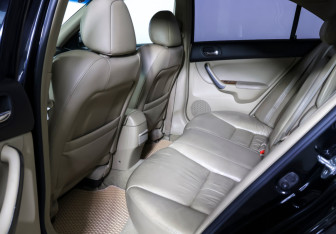 Подержанный автомобиль Honda Accord Sedan 2006 года (12 фото)