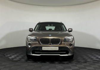 Подержанный автомобиль BMW X1 2011 года (3 фото)