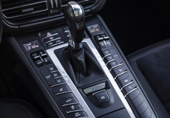 Подержанный автомобиль Porsche Macan 2021 года (21 фото)