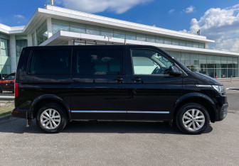 Подержанный автомобиль Volkswagen Caravelle 2021 года (4 фото)