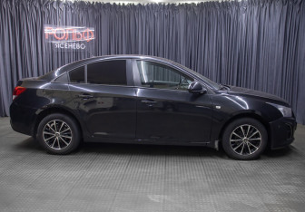 Подержанный автомобиль Chevrolet Cruze Sedan 2013 года (4 фото)