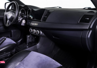 Подержанный автомобиль Mitsubishi Lancer Sedan 2008 года (10 фото)
