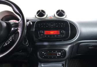 Подержанный автомобиль Smart Forfour 2016 года (14 фото)