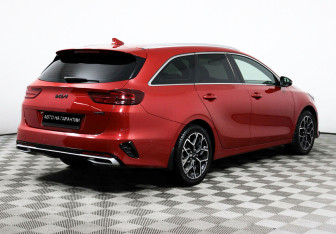 Подержанный автомобиль Kia Ceed Wagon 2021 года (5 фото)