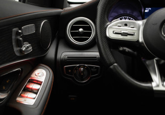 Подержанный автомобиль Mercedes-Benz GLC AMG 2021 года (14 фото)