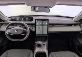 Подержанный автомобиль Changan Lamore 2023 года (14 фото)