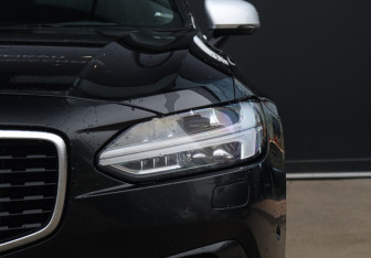 Подержанный автомобиль Volvo S90 2017 года (22 фото)