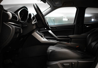 Подержанный автомобиль Mitsubishi Eclipse Cross 2018 года (23 фото)