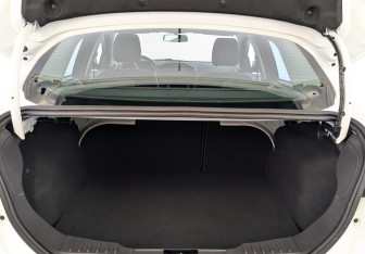 Подержанный автомобиль Ford Focus Sedan 2019 года (10 фото)