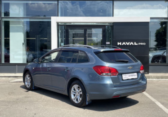 Подержанный автомобиль Chevrolet Cruze Wagon 2013 года (7 фото)