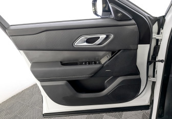 Подержанный автомобиль Land Rover Range Rover Velar 2020 года (19 фото)