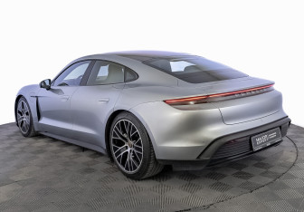 Подержанный автомобиль Porsche Taycan 2021 года (7 фото)