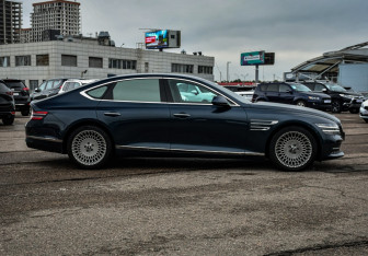 Подержанный автомобиль Genesis G80 2021 года (4 фото)