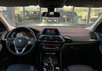 Подержанный автомобиль BMW X4 2018 года (12 фото)