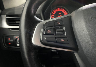 Подержанный автомобиль BMW X1 2017 года (16 фото)