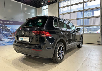 Подержанный автомобиль Volkswagen Tiguan 2018 года (4 фото)