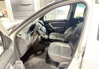 Подержанный автомобиль Renault Duster 2013 года (5 фото)