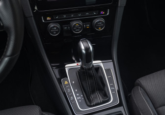 Подержанный автомобиль Volkswagen Golf R Wagon 2018 года (16 фото)