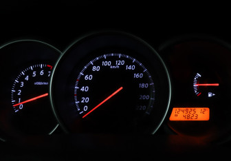 Подержанный автомобиль Nissan Tiida Hatchback 2012 года (7 фото)