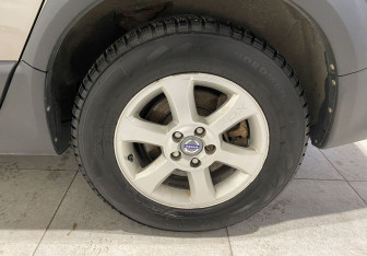Подержанный автомобиль Volvo XC70 2008 года (12 фото)