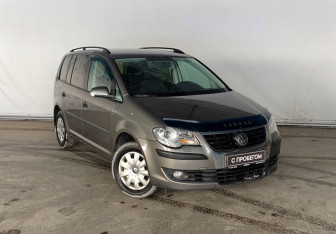 Подержанный автомобиль Volkswagen Touran 2008 года (3 фото)