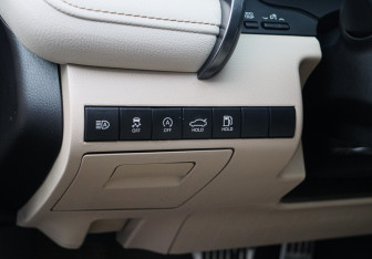 Подержанный автомобиль Toyota Camry Sedan 2022 года (18 фото)