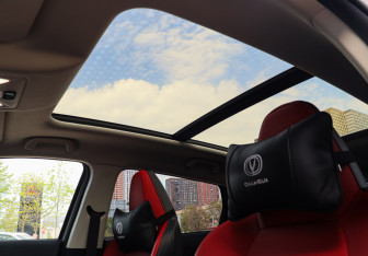 Подержанный автомобиль Changan UNI-S 2024 года (15 фото)