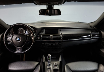 Подержанный автомобиль BMW X6 M 2013 года (20 фото)
