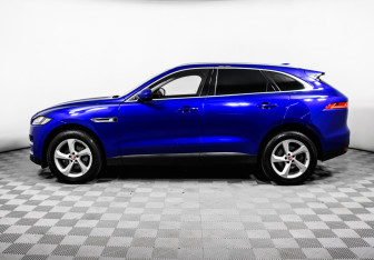 Подержанный автомобиль Jaguar F-Pace 2018 года (8 фото)