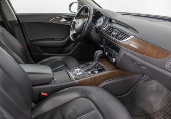 Подержанный автомобиль Audi A6 Sedan 2015 года (9 фото)
