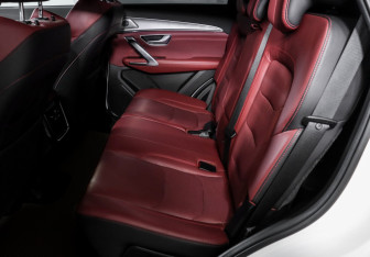 Подержанный автомобиль Jetour X70 Plus 2023 года (10 фото)